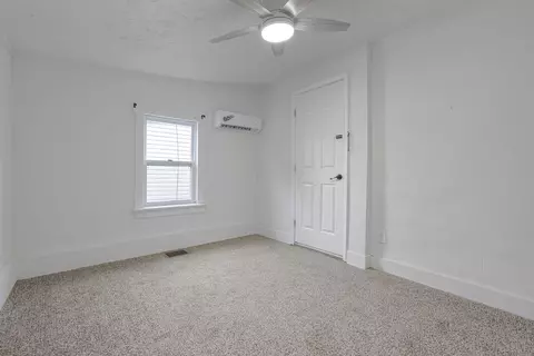 Bedroom - 663 E Mound St, Circleville, OH 43113 photo 5 of 8