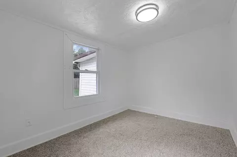 Bedroom - 663 E Mound St, Circleville, OH 43113 photo 1 of 8