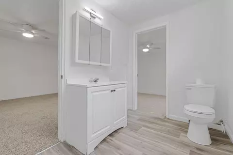 Bath - 663 E Mound St, Circleville, OH 43113 photo 3 of 3