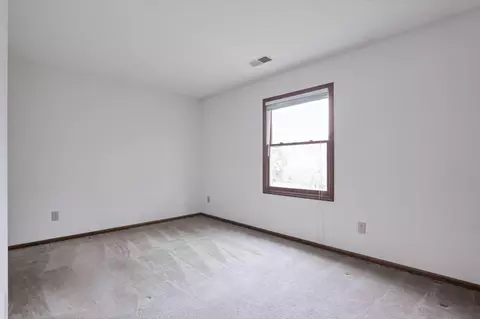 Bedroom - 7141 Sweeny Ct, Dublin, OH 43017 photo 3 of 9