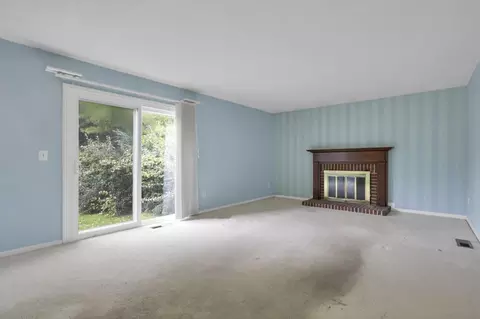 Living - 7141 Sweeny Ct, Dublin, OH 43017 photo 5 of 8