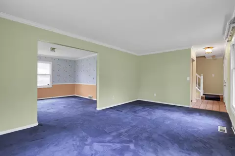 Living - 7141 Sweeny Ct, Dublin, OH 43017 photo 2 of 8