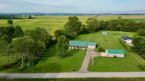 593 Clark Ln, Frankfort, OH 45628