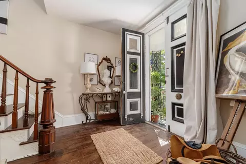 Entry Way - 141 E Wheeling St, Lancaster, OH 43130 photo 1 of 13