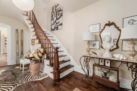 Entry Way - 141 E Wheeling St, Lancaster, OH 43130 photo 3 of 13