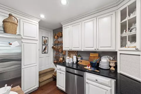 Kitchen - 141 E Wheeling St, Lancaster, OH 43130 photo 5 of 5