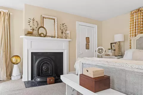Bedroom - 141 E Wheeling St, Lancaster, OH 43130 photo 5 of 9