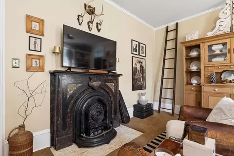 Living - 141 E Wheeling St, Lancaster, OH 43130 photo 12 of 13