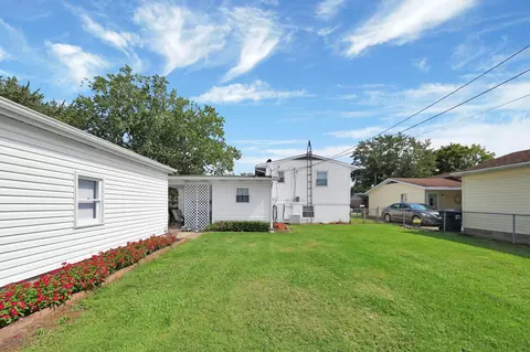 Exterior - 81 Fieldpoint Rd, Heath, OH 43056 photo 9 of 10