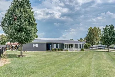 968 Shepherd Rd, Frankfort, OH 45628