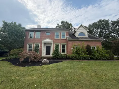 6255 Spinnaker Dr, Lewis Center, OH 43035