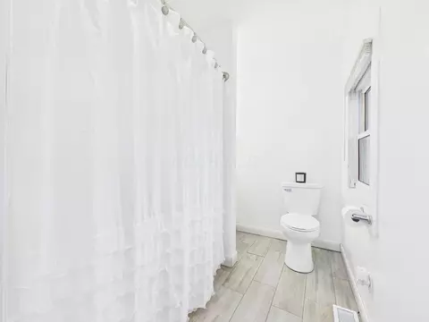 Bath - 828 E Wheeling St, Lancaster, OH 43130 photo 1 of 4
