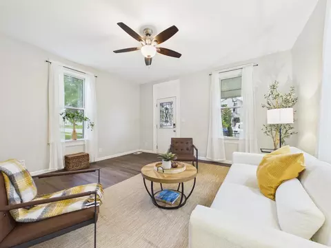 Living - 828 E Wheeling St, Lancaster, OH 43130 photo 1 of 3