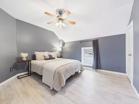 Bedroom - 828 E Wheeling St, Lancaster, OH 43130 photo 2 of 8