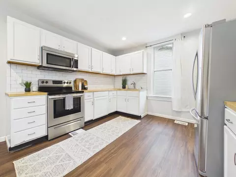 Kitchen - 828 E Wheeling St, Lancaster, OH 43130 photo 1 of 2