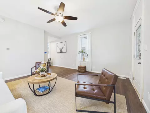 Living - 828 E Wheeling St, Lancaster, OH 43130 photo 3 of 3
