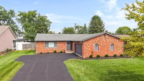 2866 Buxton Ln, Grove City, OH 43123