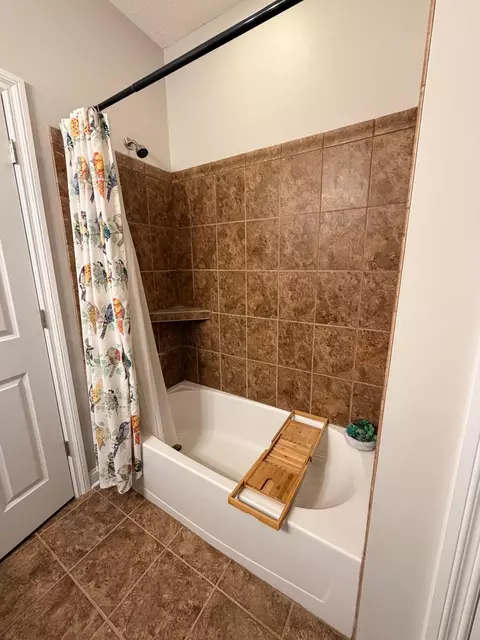 Bath - 220 Wellspring Ln, Powell, OH 43065 photo 1 of 7