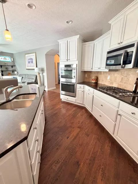 Kitchen - 220 Wellspring Ln, Powell, OH 43065 photo 2 of 2