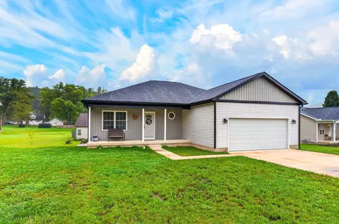 13922 Hemlock Pkwy, Logan, OH 43138