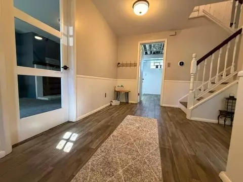 Entry Way - 4100 Kendale Rd, Columbus, OH 43220 photo 1 of 4