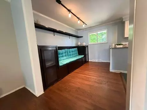 Entry Way - 4100 Kendale Rd, Columbus, OH 43220 photo 3 of 4