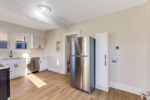 Kitchen - 840 E Main St, Lancaster, OH 43130 photo 4 of 5