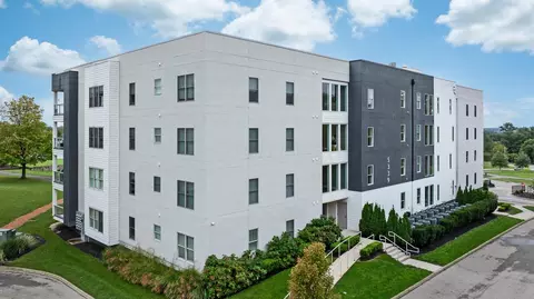 5339 Highpointe Lakes Dr #302, Westerville, OH 43081
