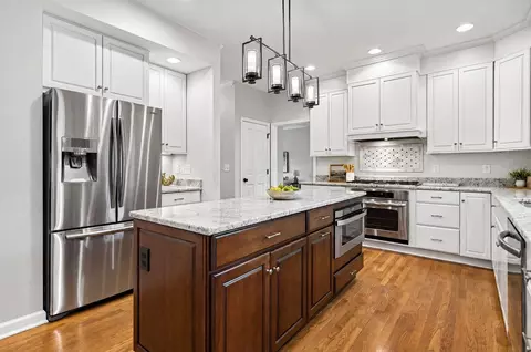 Kitchen - 9251 Din Eidyn Dr, Dublin, OH 43017 photo 3 of 4