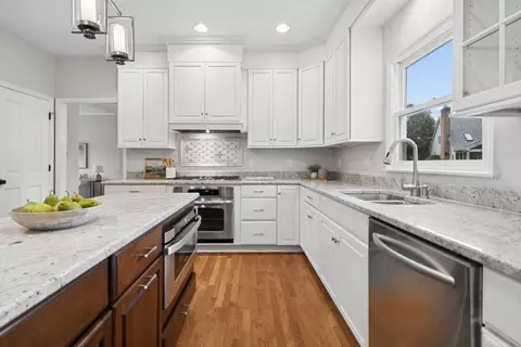 Kitchen - 9251 Din Eidyn Dr, Dublin, OH 43017 photo 4 of 4