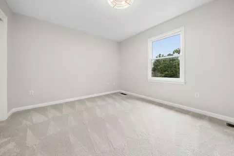 Bedroom - 9251 Din Eidyn Dr, Dublin, OH 43017 photo 5 of 8