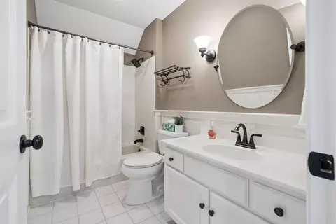 Bath - 9251 Din Eidyn Dr, Dublin, OH 43017 photo 4 of 4