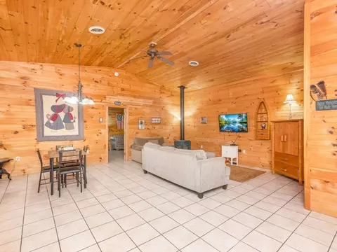 Living - 29802 Fairview Ridge Rd, Logan, OH 43138 photo 2 of 5