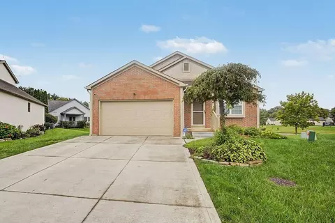 4999 Softwood Ct, Westerville, OH 43081