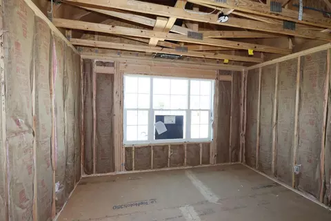 Bedroom - 1006 Dawsons Dr, Hebron, OH 43025 photo 1 of 5