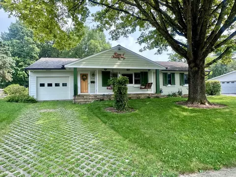 439 Granville Sq, Worthington, OH 43085