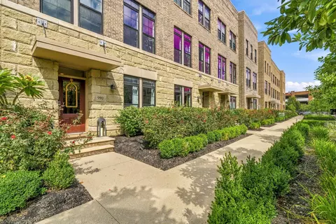 990 Pullman Pl #29, Grandview Heights, OH 43212