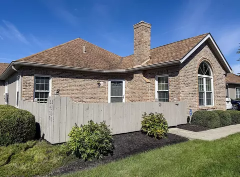 2400 Willowside Ln, Grove City, OH 43123