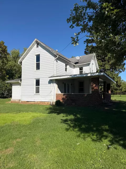 40 Allen Ave, New Holland, OH 43145