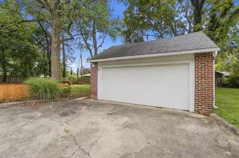 Exterior - 1707 Longview Dr, Springfield, OH 45504 photo 11 of 17