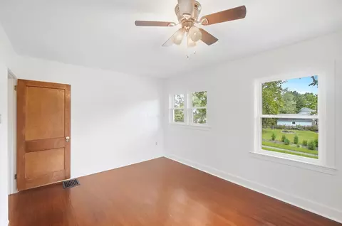 Bedroom - 1707 Longview Dr, Springfield, OH 45504 photo 3 of 7