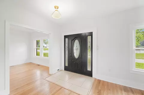 Entry Way - 1707 Longview Dr, Springfield, OH 45504 photo 1 of 11