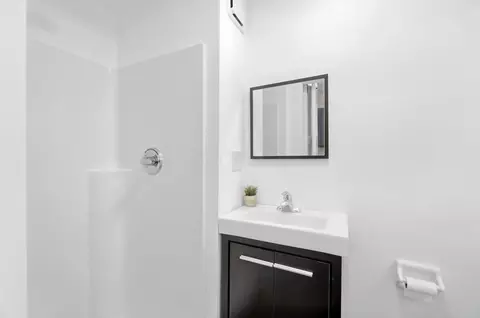 Bath - 1707 Longview Dr, Springfield, OH 45504 photo 1 of 7