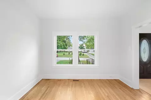 Living - 1707 Longview Dr, Springfield, OH 45504 photo 7 of 7