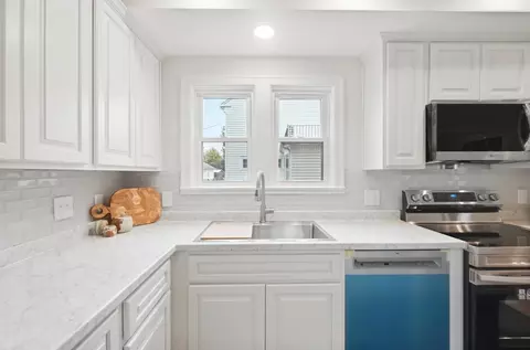 Kitchen - 1707 Longview Dr, Springfield, OH 45504 photo 3 of 6