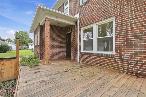 Exterior - 1707 Longview Dr, Springfield, OH 45504 photo 5 of 17
