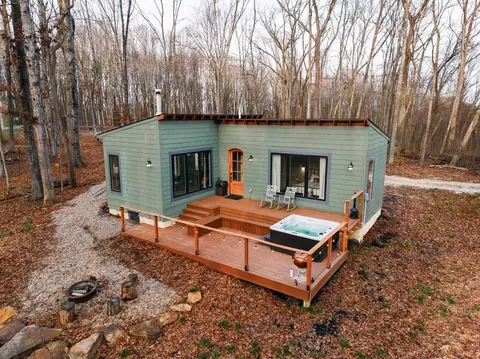 24801 Shurtz Rd, New Plymouth, OH 45654