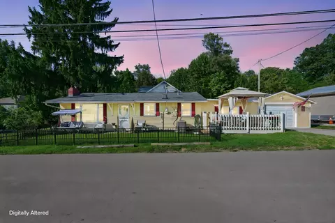 51 Cranberry Ln, Buckeye Lake, OH 43008