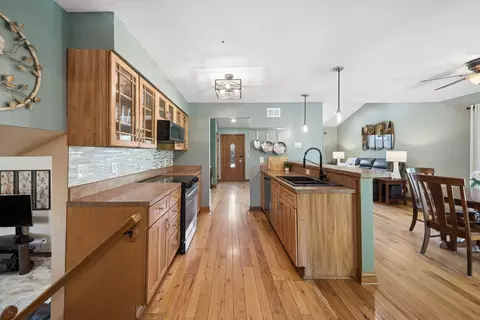 Kitchen - 166 Ormsbee Ave, Westerville, OH 43081 photo 2 of 7