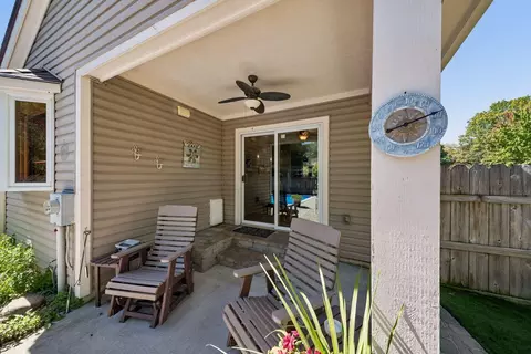 Exterior - 166 Ormsbee Ave, Westerville, OH 43081 photo 9 of 25